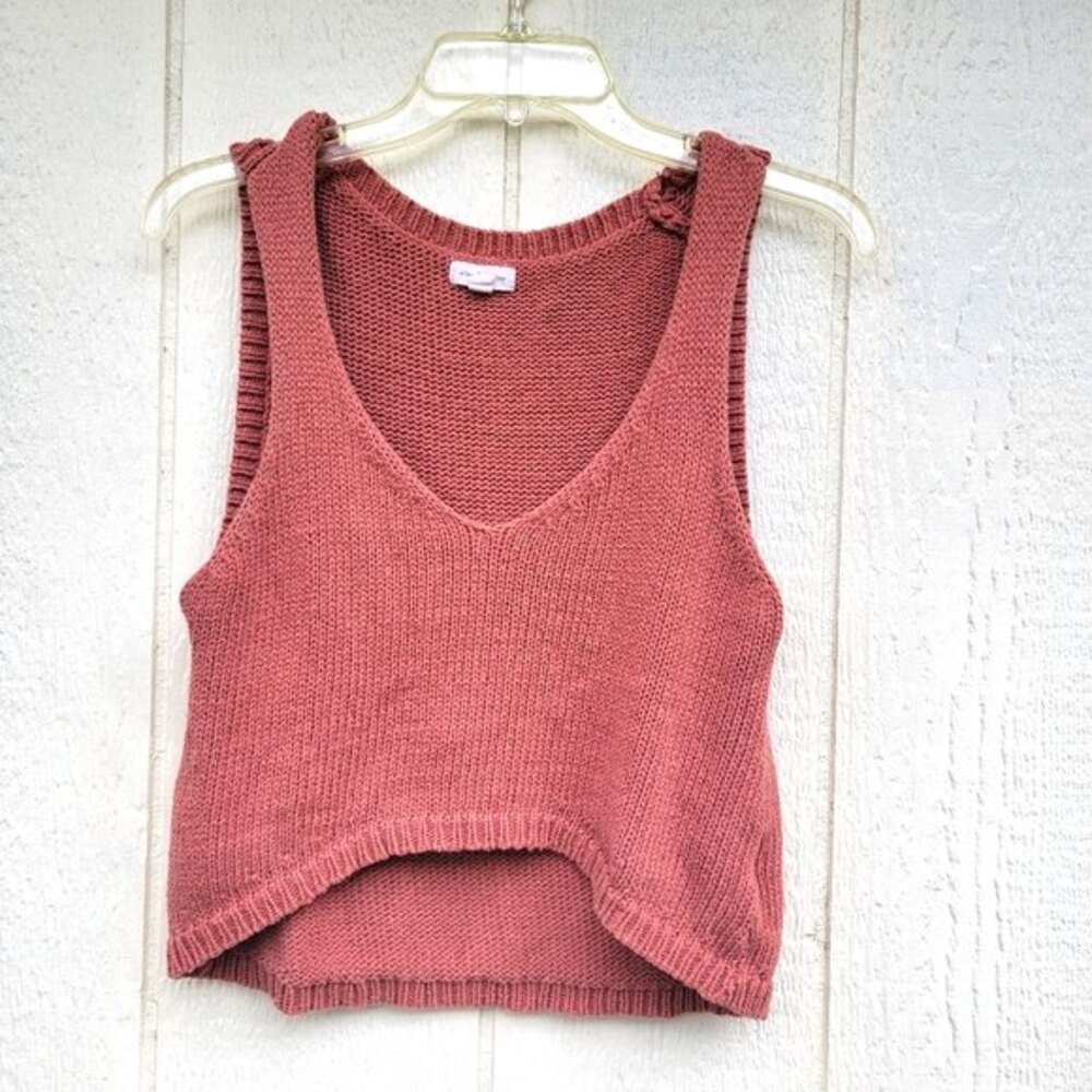 silence + noise knit sleeveless top size medium.